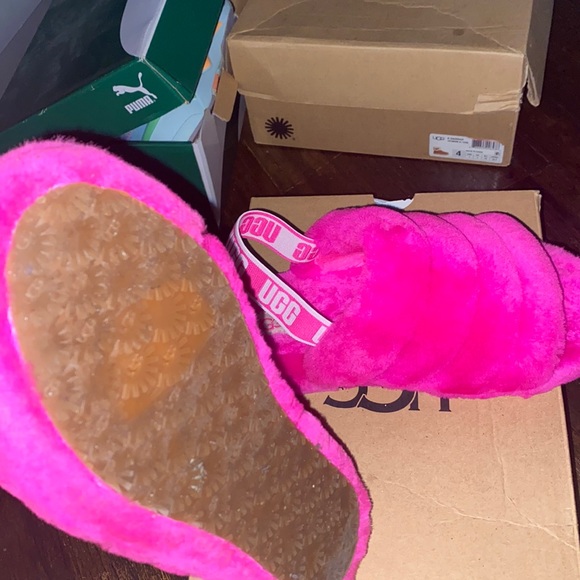 Ugg slides - Picture 2 of 5